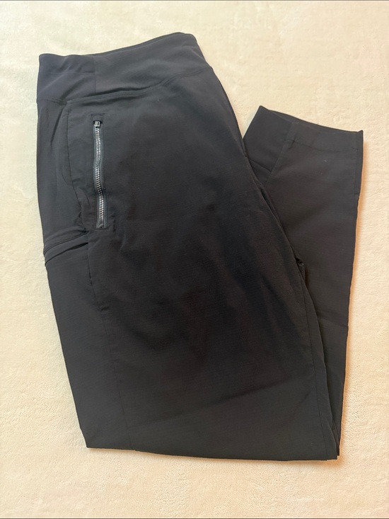 Athleta Pants - Athleta Black Performance Joggers with Zipper Pockets